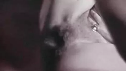 Merah-hitam kabin masturbasi 1 tante toge crot