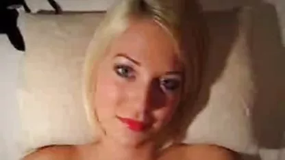 Dia bokep tante toge hot ingin putingnya disedot, dan anjing di kursi
