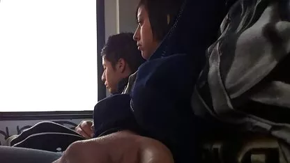 Teman saya ngenyot toge