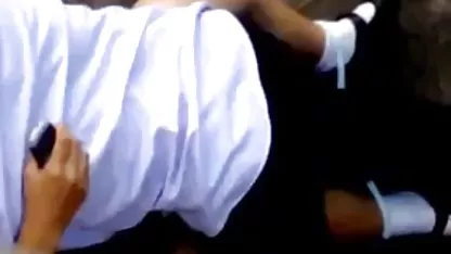 Dan keren video tante toge sange yang Tersembunyi di Padang rumput